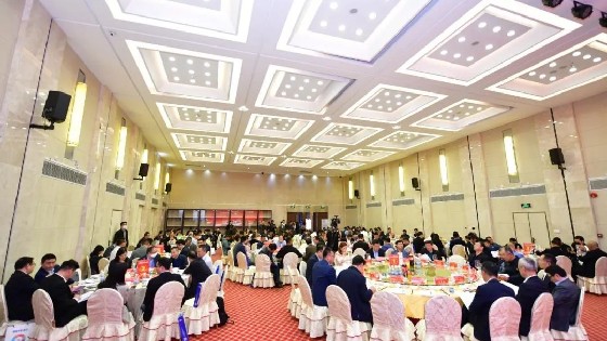 J9旗舰厅科技受邀參加深圳市平板顯示行業協會2022年度會員大會暨2023春茗會